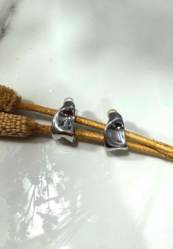 The_Paizley_Molten_Liquid_C-Hoop_Earrings_–_High-Shine_Mirror_Silver_Finish