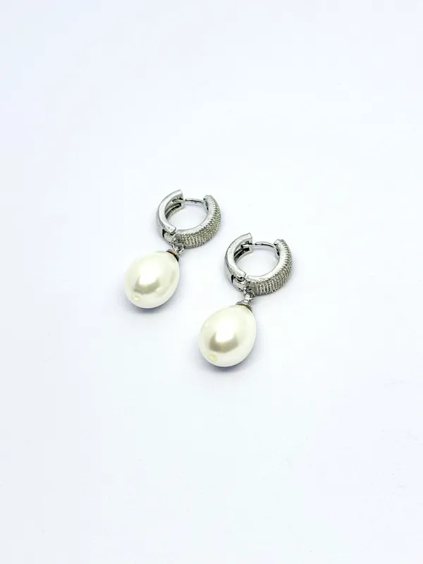The_Paizley_Moonlight_Pearl_Drop_–_Silver_Luxe_Earrings