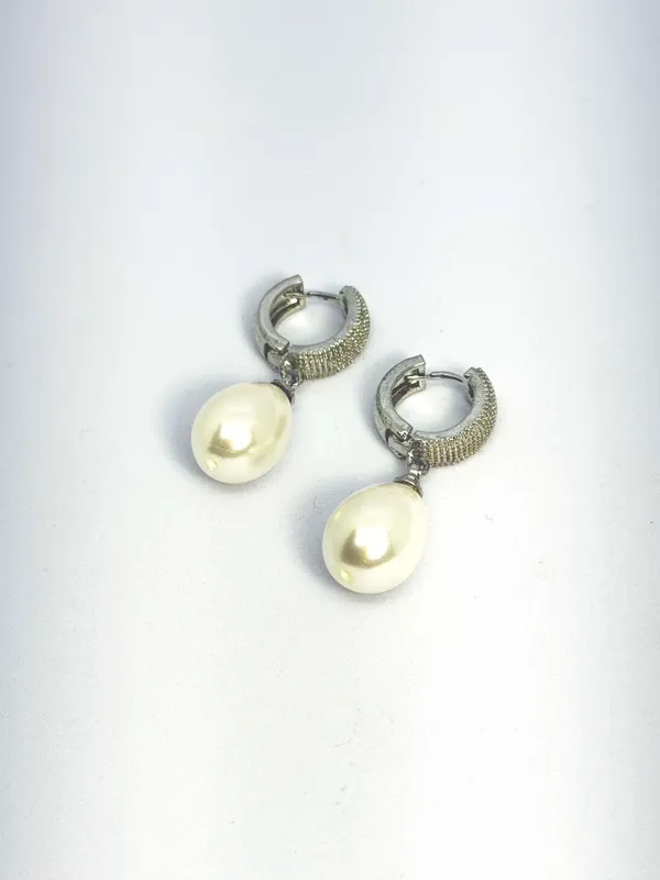 The_Paizley_Moonlight_Pearl_Drop_–_Silver_Luxe_Earrings