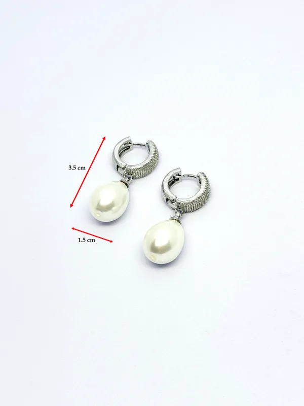 The_Paizley_Moonlight_Pearl_Drop_–_Silver_Luxe_Earrings