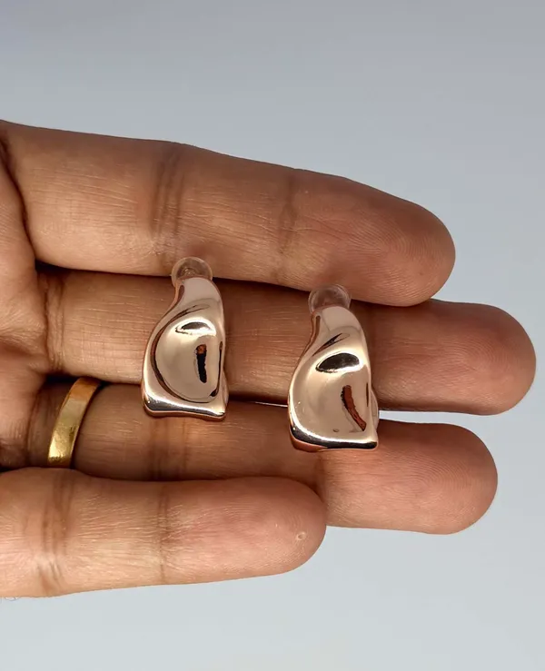 The_Paizley_-_Molten_Liquid_C-Hoop_Earrings_–_High-Shine_Rose_Gold_Finish