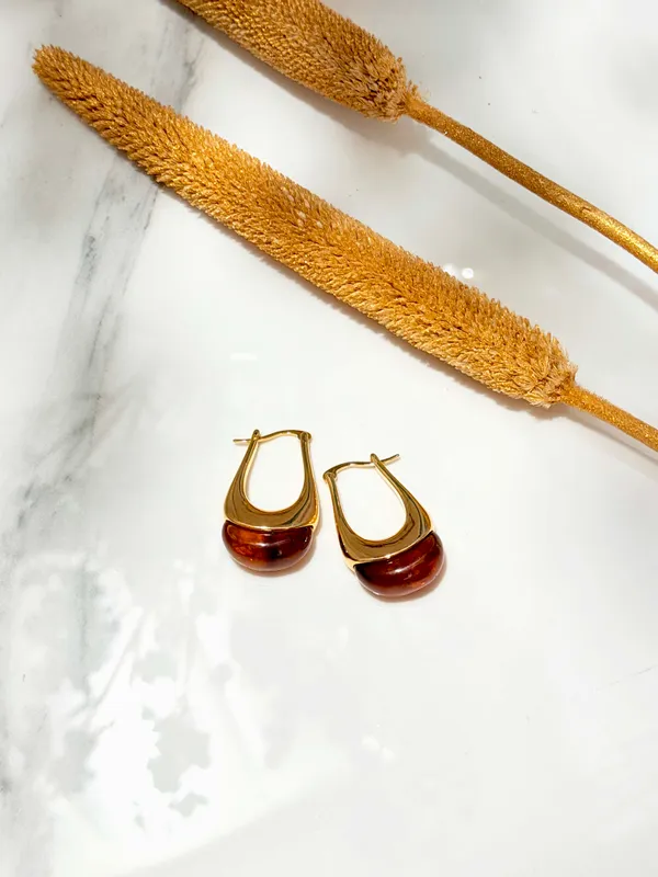 The_Paizley_-_Sculptural_U-Hoop_Earrings_–_Gold_Finish_with_Tortoise_Brown_Crystal_Drop