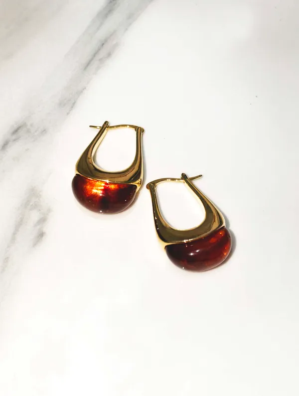 The_Paizley_-_Sculptural_U-Hoop_Earrings_–_Gold_Finish_with_Tortoise_Brown_Crystal_Drop