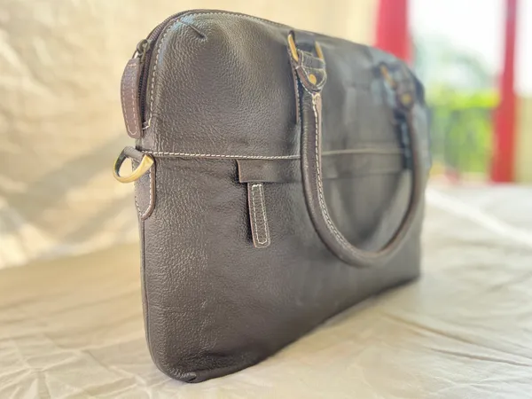 Sleek_Unisex_Laptop_bag