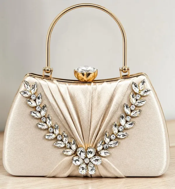 Women’s_Luxury_Crystal_Clutch_Purse_|_Elegant_Gold_Party_Handbag_with_Diamond_Stone_Design_|_Bridal_Wedding_Evening_Bag_for_Ladies