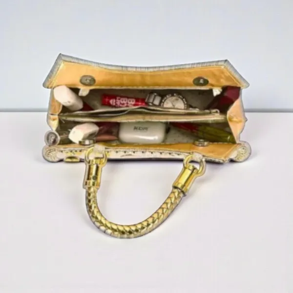 Gold_PU_Clutches_For_Women