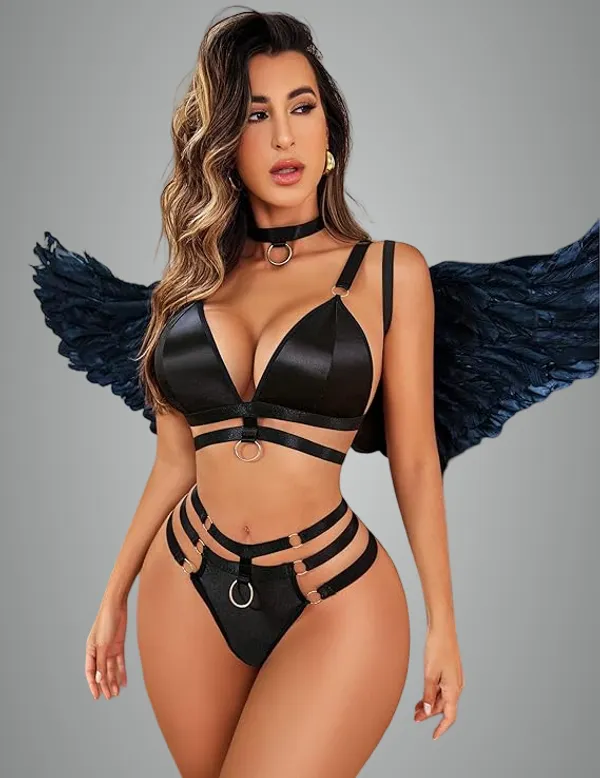 Black_Women'S_Strappy_Lingerie_Set_With_Choker_-_Bralette_And_High-Waist_Panty