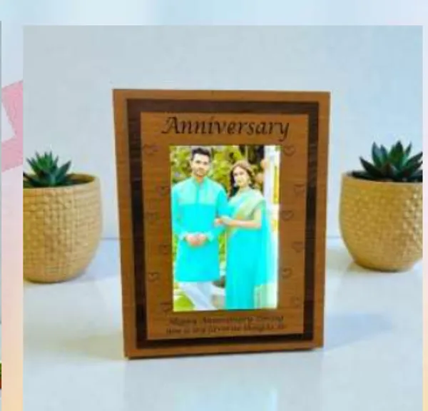 Customisable_Brown_Plastic_Photo_Frame_For_Home_Decor
