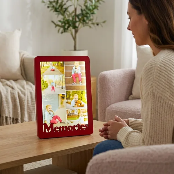 Customisable_Red_Plastic_Photo_Frame_For_Home_Decor
