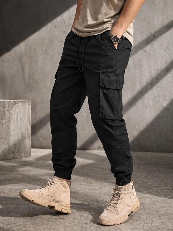 Black_Cotton_Cargo_Pants_For_Men