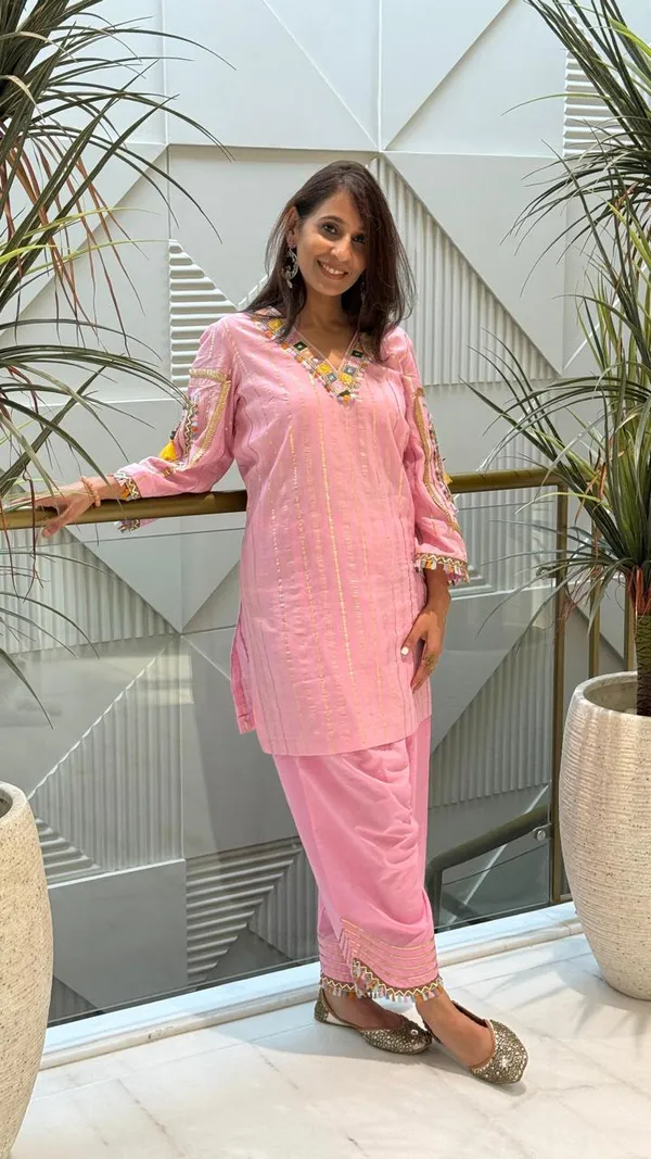 Pink_cotton_Ethnic_Suit_Set_For_Women