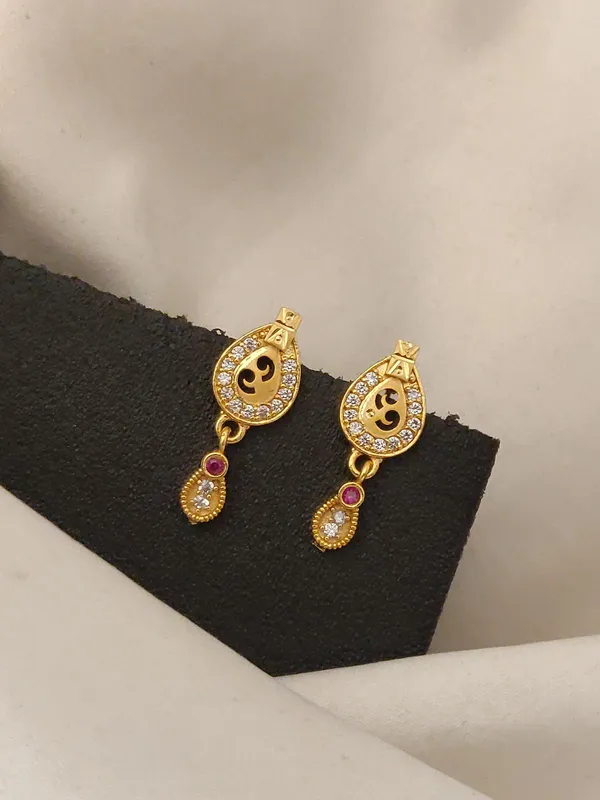 Gold-Plated_Teardrop_Earrings_with_Kundan_Work_and_Ruby-White_Stone_Drops