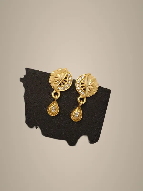 Golden_Teardrop_Stud_Earrings_with_Crystal_Detailing