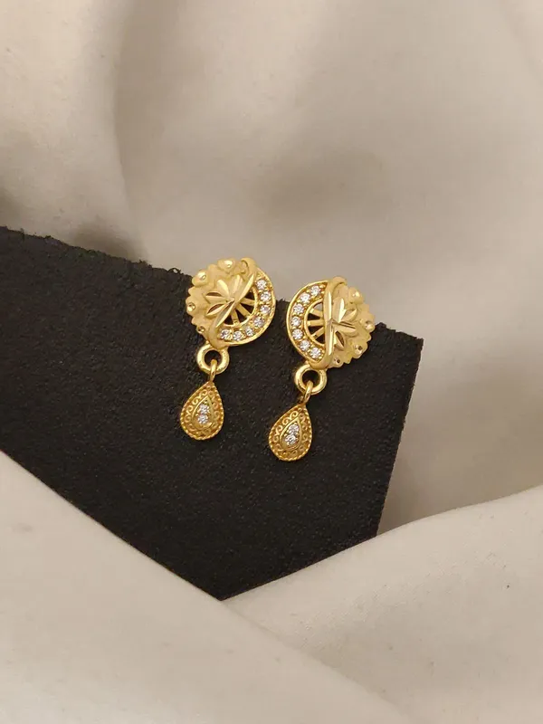 Golden_Teardrop_Stud_Earrings_with_Crystal_Detailing
