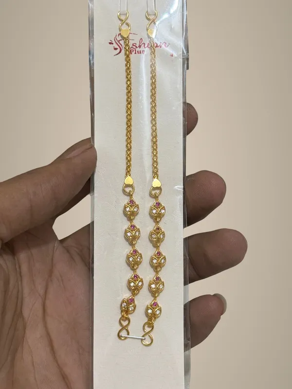 Gold-Toned_Anklet_with_Heart-Shaped_Beads_and_Pink_Stone_Accents