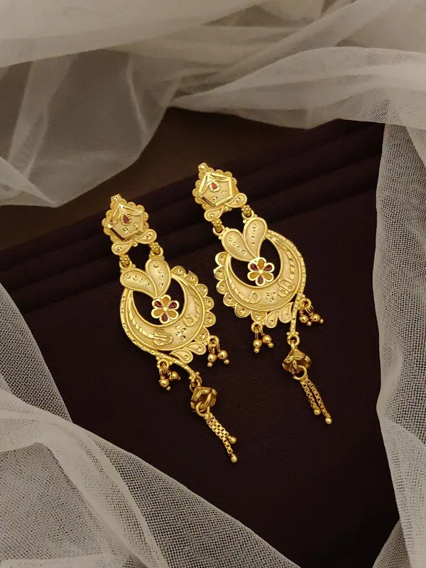 Heavy_Look_Gold_Forming_Kalkati_Chandbali_With_Embossed_Dal_Chhol_Hand_Work_Traditional_Festival_Wear_Golden_Earrings_With_Chain_Hanging