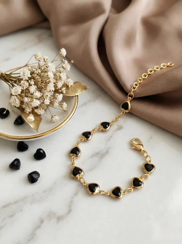 Black_Heart_Gold-Plated_Chain_Bracelet