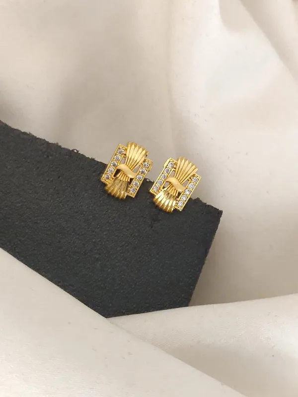 Elegant_Gold-Plated_Rectangular_Stud_Earrings_with_Crystal_Accents