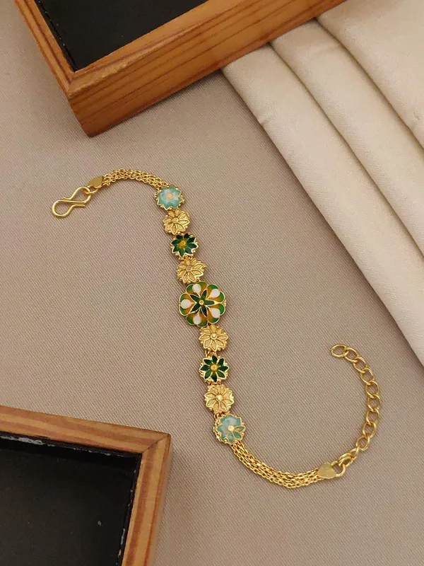 Floral_Green_Charm_Bracelet_with_Gold_Chain