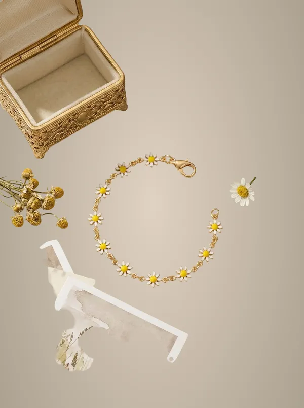 Daisy_Chain_Charm_Bracelet_-_Gold-Toned_Floral_Jewelry