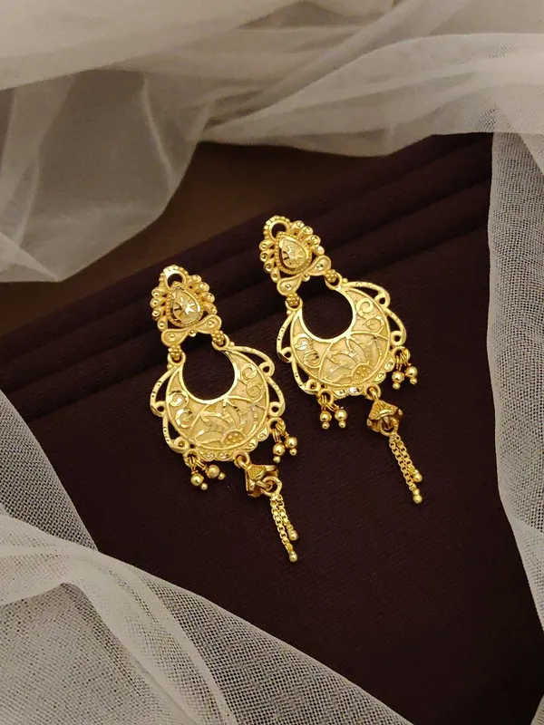 Heavy_Look_Gold_Forming_Kalkati_Chandbali_With_Embossed_Dal_Chhol_Hand_Work_Traditional_Festival_Wear_Golden_Earrings_With_Chain_Hanging