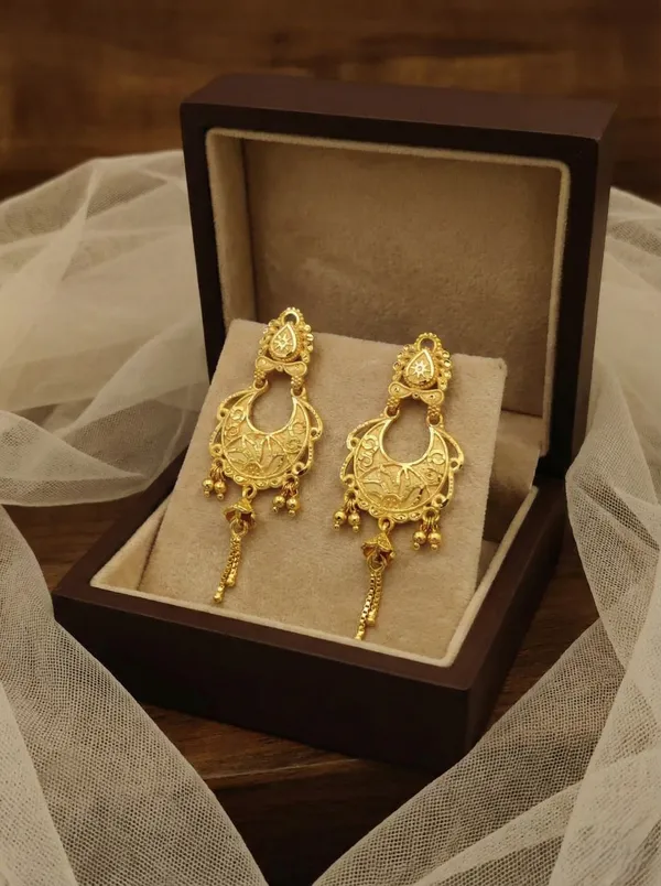 Heavy_Look_Gold_Forming_Kalkati_Chandbali_With_Embossed_Dal_Chhol_Hand_Work_Traditional_Festival_Wear_Golden_Earrings_With_Chain_Hanging