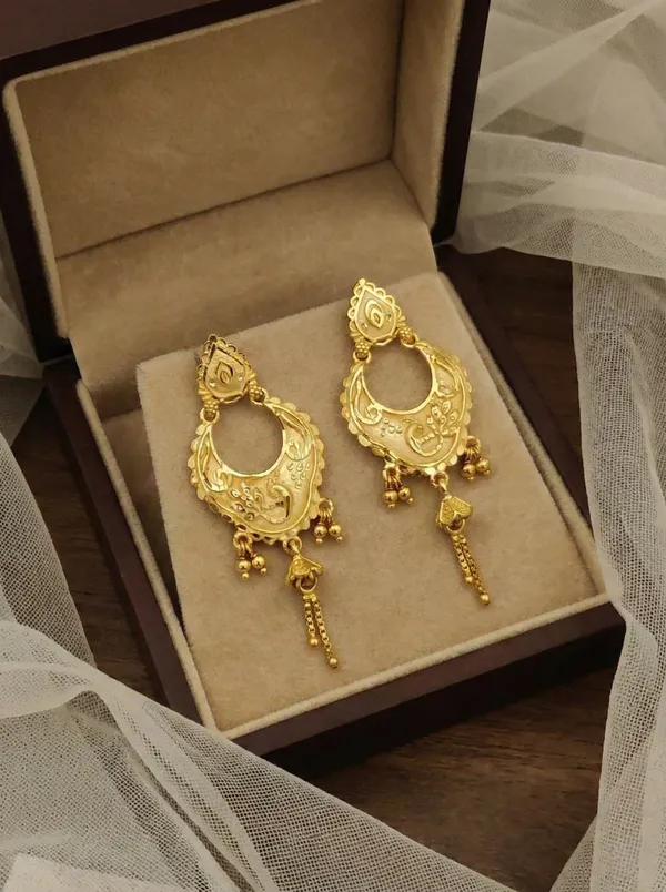 Traditional_Gold_Forming_Kalkati_Chandbali_Earrings_With_Dal_Chhol_Hand_Work_Matte_Finish_Ethnic_Golden_Dangler_For_Women