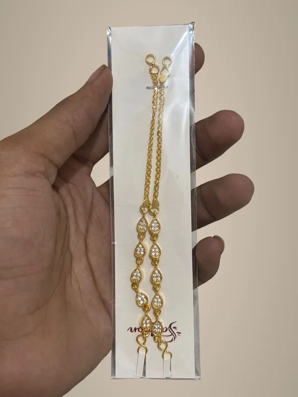 Golden_Crystal_Pendant_Bracelet_for_Women