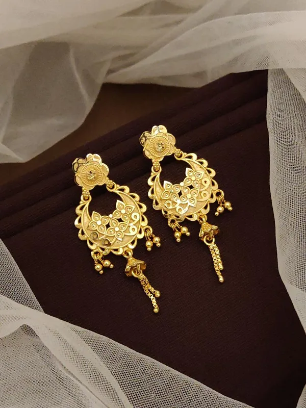 Heavy_Look_Gold_Forming_Kalkati_Chandbali_With_Embossed_Dal_Chhol_Hand_Work_Traditional_Festival_Wear_Golden_Earrings_With_Chain_Hanging