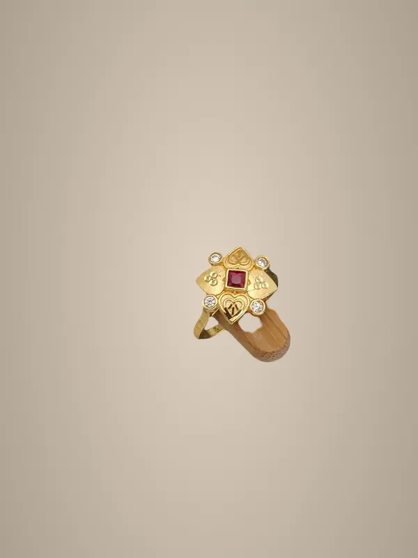 Elegant_Gold-Toned_Traditional_Ring_with_Ruby_and_Crystal_Accents