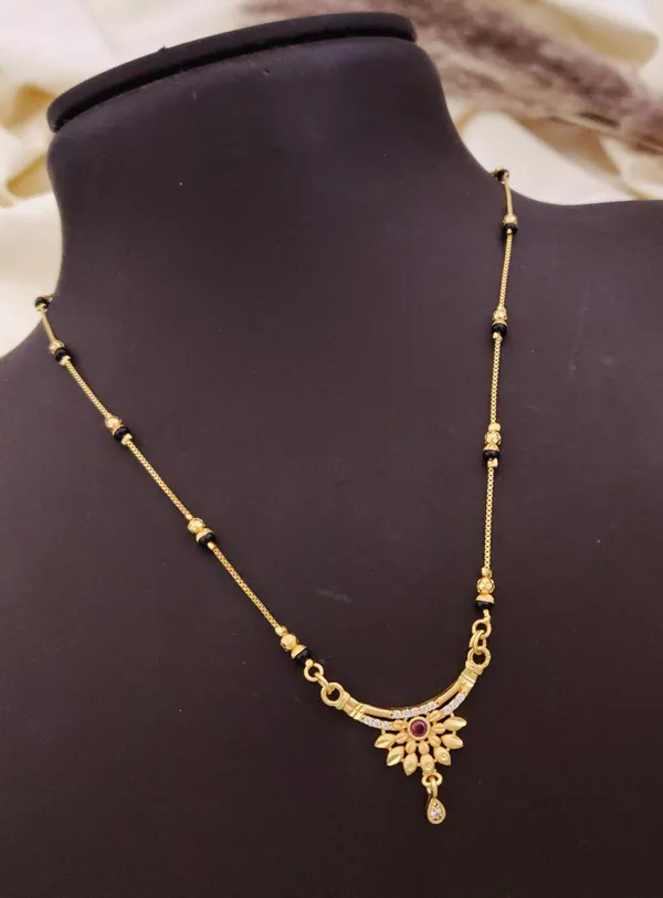 Traditional_Gold_Plated_Mangalsutra_Elegant_Floral_Pendant_Lightweight_Daily_Wear_Necklace_For_Women