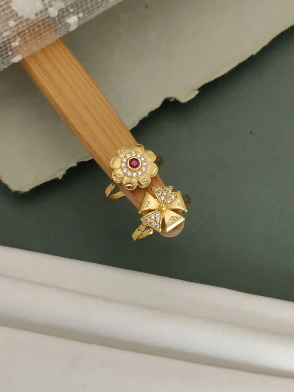 Gold-Plated_Floral_Ring_Set_with_Gemstones_and_Cubic_Zirconia