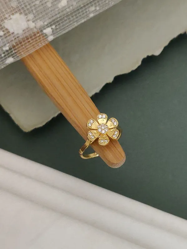 Gold-Plated_Floral_Zirconia_Adjustable_Ring