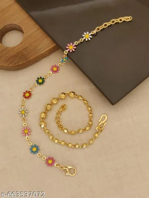 Stylish_Daisy_Flower_Hand_Chain_Bracelet_For_Girls_Gold_Plated