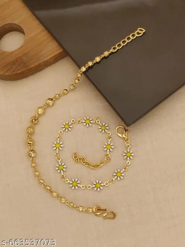 Trendy_Korean_Style_Daisy_Flower_Bracelet_For_Girls_Gold_Plated_Enamel_Chain_Hand_Cuff_Cute_Gift_For_Best_Friend