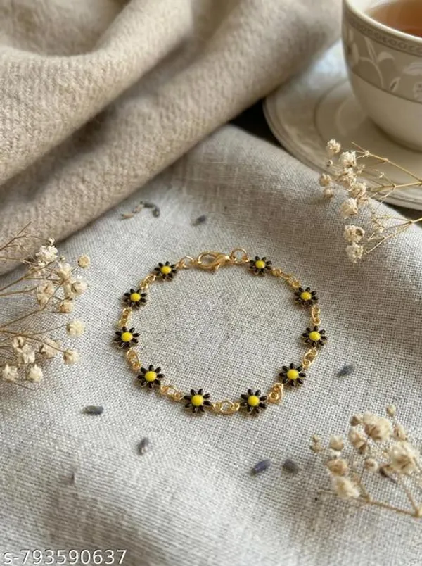 Cute_Gold_Plated_Black_Yellow_Daisy_Flower_Bracelet_For_Women_Stylish_Floral_Charm_Bracelet_Casual_Wear_Jewellery