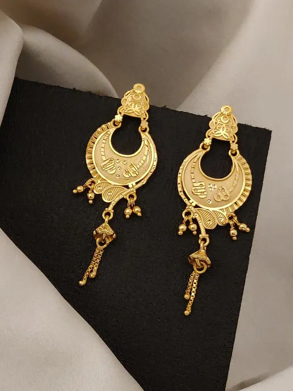 Elegant_Gold_Plated_Floral_Chandbali_Earrings_For_Women_Traditional_Ethnic_Hanging_Earrings_With_Beads_Festive_Wedding_Wear_Jewellery