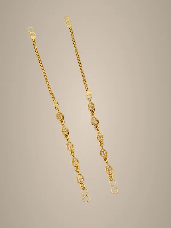Gold-Toned_Teardrop_Charm_Bracelet_for_Women