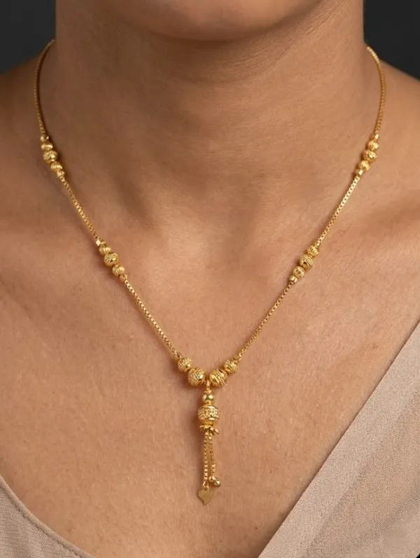 Traditional_Gold_Finish_Necklace_For_Women_Lightweight_Beaded_Chain_With_Drop_Pendant