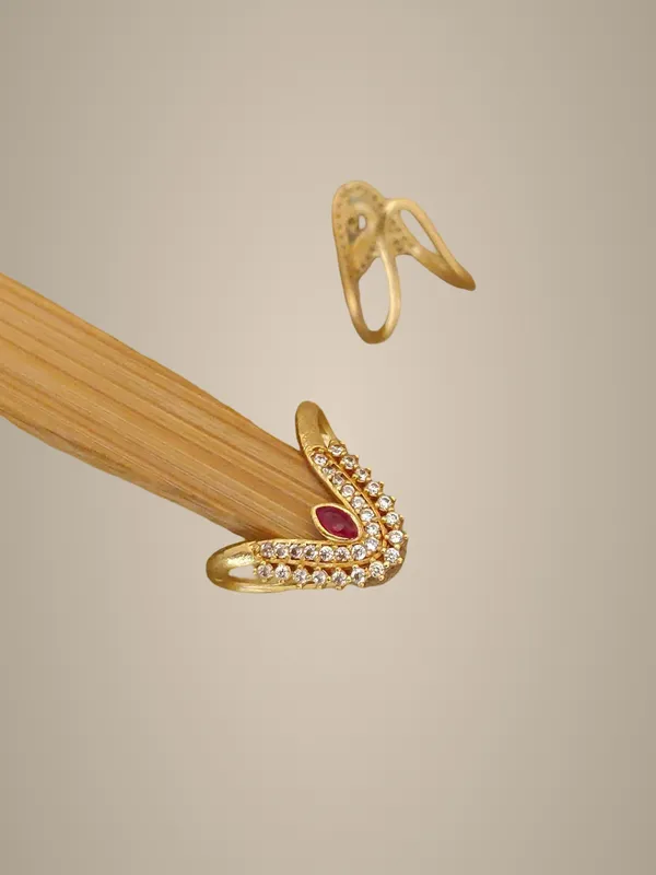 Elegant_Gold-Toned_Snake_Ring_with_Ruby_and_Crystal_Embellishments