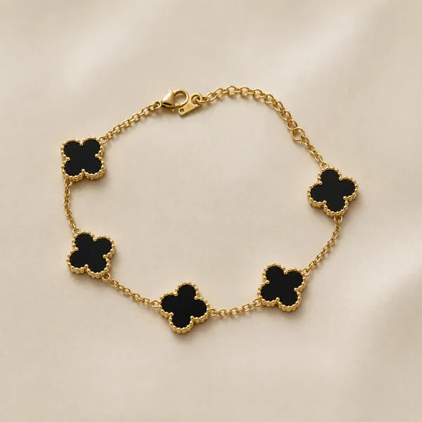 Black_Clover_Charm_Bracelet_