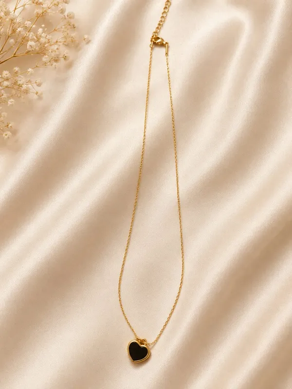 Black_Heart_Pendant_Necklace_