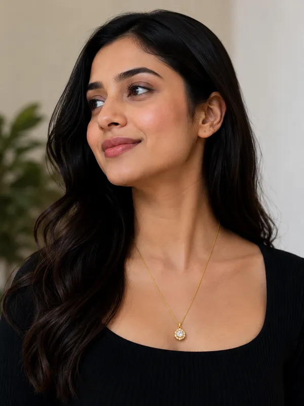 Celeste_Halo_Pendant_Necklace_