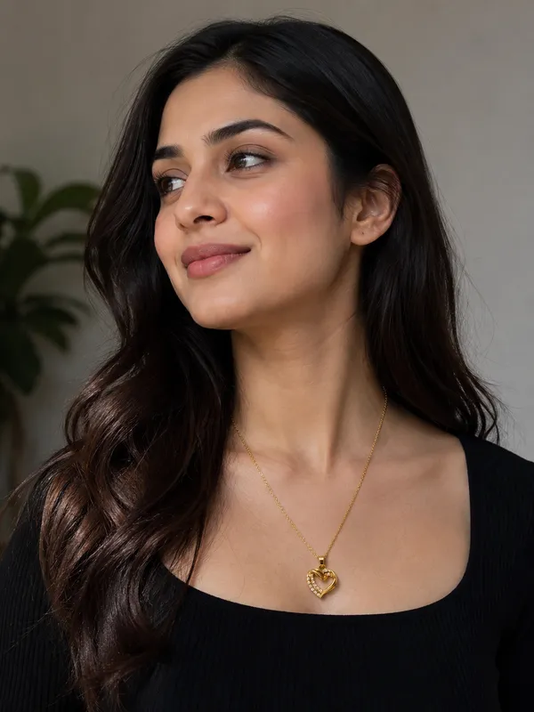 Golden_Love_Heart_Necklace