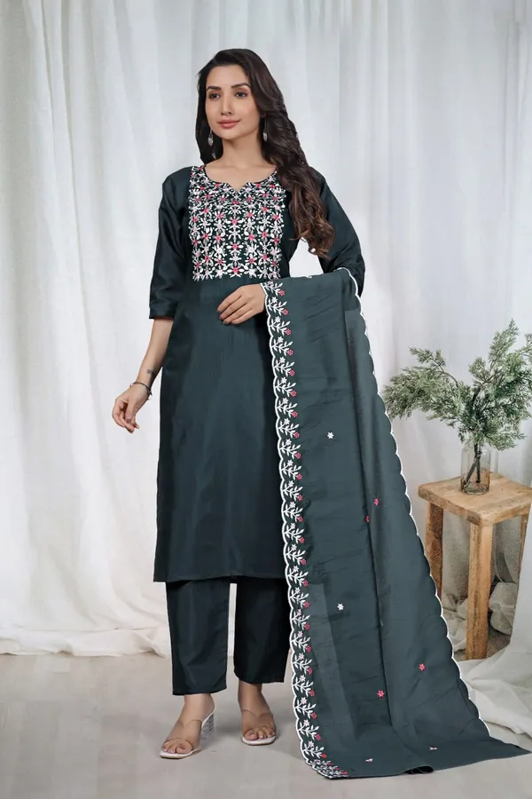 Cotton_Embroidered_Kurti_Bottom_With_Dupatta