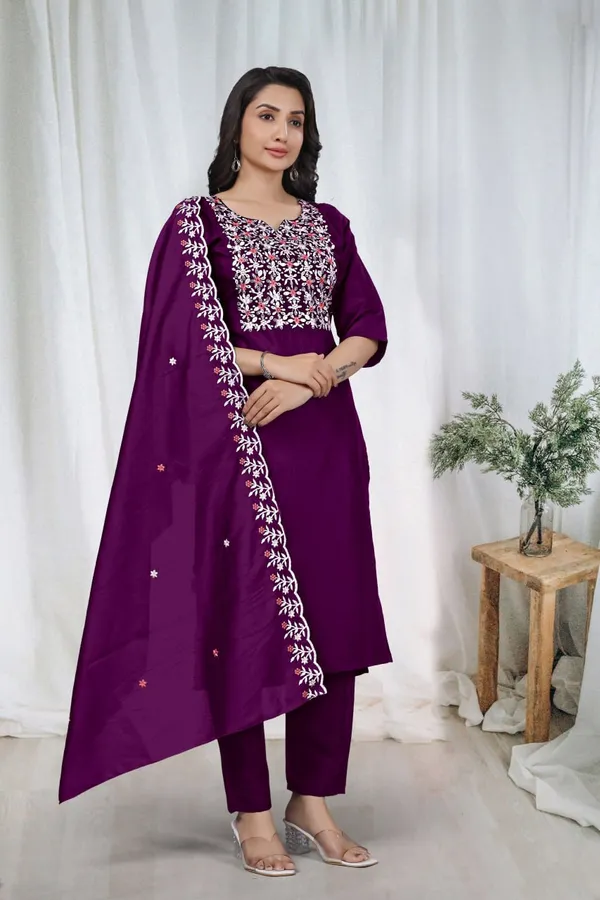 Cotton_Embroidered_Kurti_Bottom_With_Dupatta