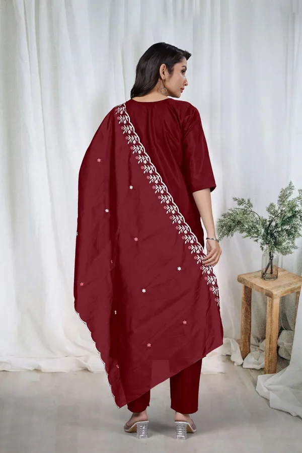 Cotton_Embroidered_Kurti_Bottom_With_Dupatta