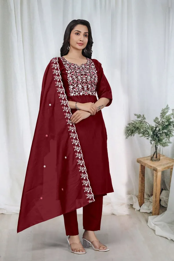 Cotton_Embroidered_Kurti_Bottom_With_Dupatta