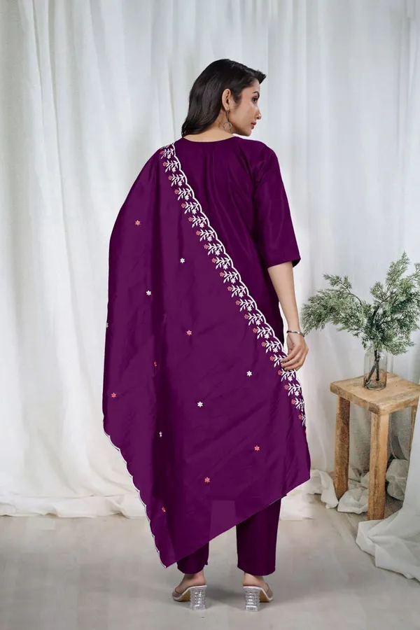 Cotton_Embroidered_Kurti_Bottom_With_Dupatta