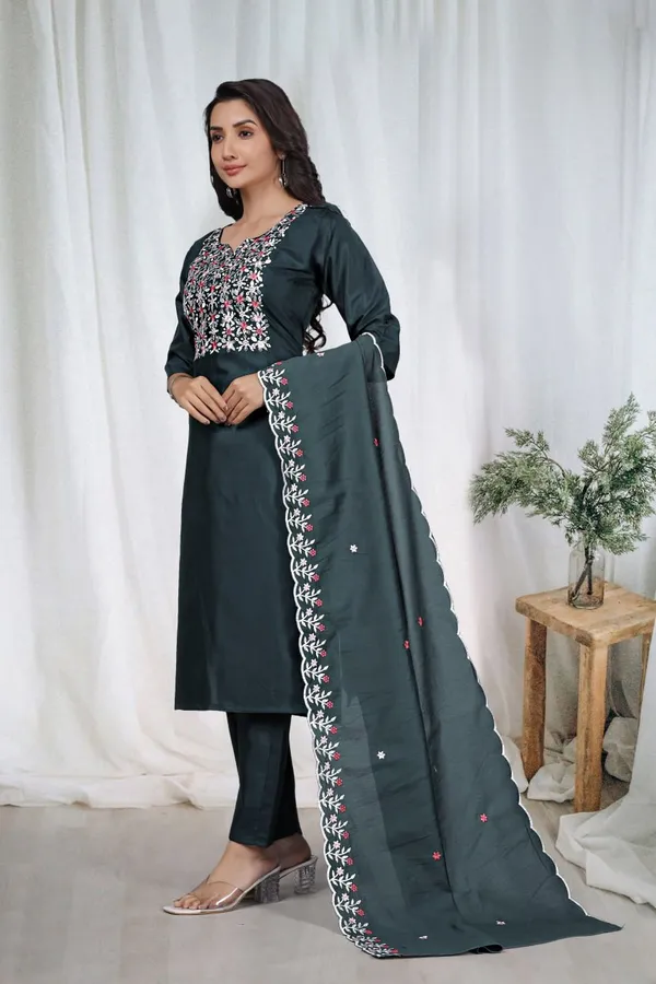 Cotton_Embroidered_Kurti_Bottom_With_Dupatta